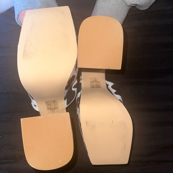 Platforms Cow Print Heels - Picture 4 of 4